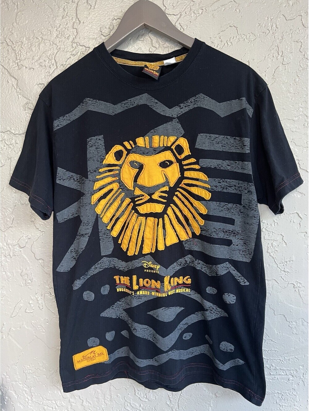 Disney's The Lion King Broardway's Musical Mandalay Bay Las Vegas T-Shirt M.
